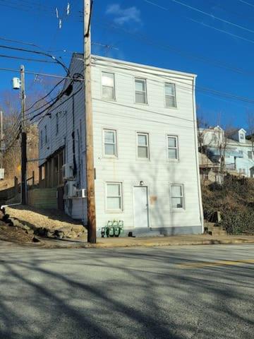 California Ave - 2 Bedroom - Home Away From Home! Pittsburgh Extérieur photo